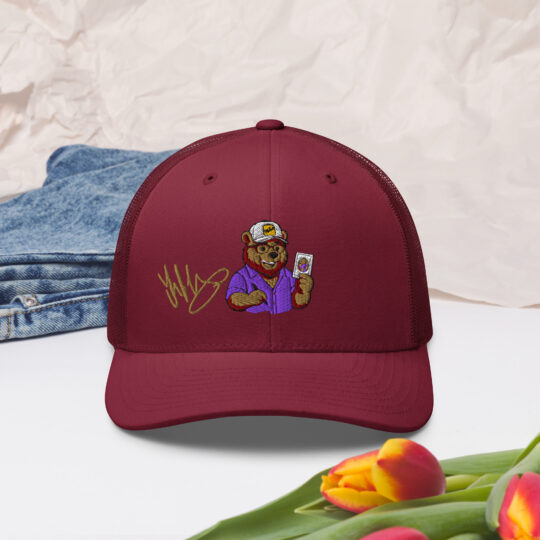 Gorra tipo trucker «Toño López Moreno», oso violeta