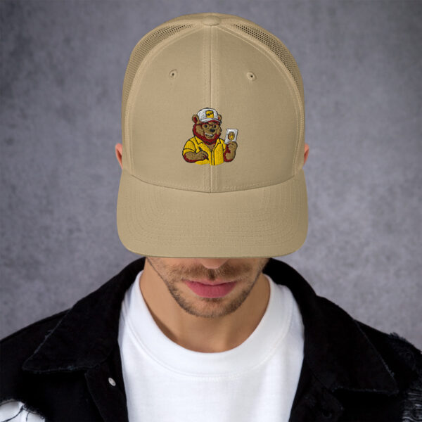 Gorra tipo trucker "Toño López Moreno", oso amarillo - Imagen 2
