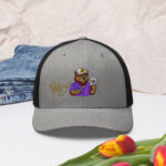 Gorra tipo trucker «Toño López Moreno», oso violeta - Imagen 19