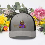 Gorra tipo trucker «Toño López Moreno», oso violeta - Imagen 18